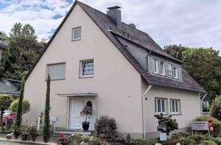 Wohnung mieten in 51469 Bergisch Gladbach, Stilvolle 3-Zimmer-Etagenwohnung mit großem Balkon, Gäste-WC und Einbauküche in Paffrath