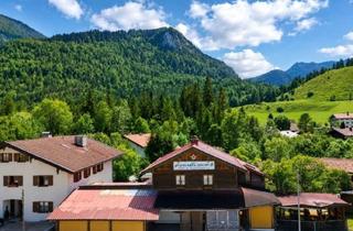 Haus kaufen in 83458 Schneizlreuth, Ein Haus für Anpacker: Wohn- und Geschäftshaus mit Bergblick und umfassendem Renovierungsbedarf