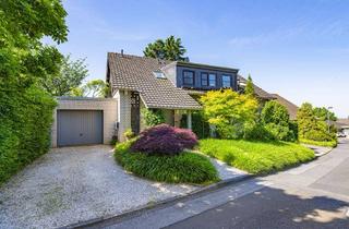 Einfamilienhaus kaufen in 42799 Leichlingen, Großzügiges Einfamilienhaus mit Pool, Sauna und zwei Garagen in bester Wohnlage von Leichlingen