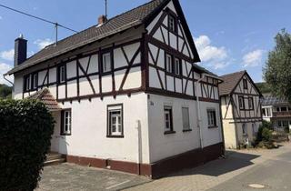Haus kaufen in 53426 Schalkenbach, Fachwerkhaus mit Garage und Garten in Schalkenbach