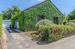 Einfamilienhaus kaufen in 53359 Rheinbach, Neues Familienzuhause: Einfamilienhaus mit Kamin, Gartengrundstück (Erbpacht) und viel Wohnraum