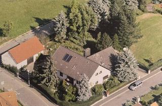 Einfamilienhaus kaufen in 90542 Eckental, Viel Charme, viel Platz und viel Potential - Großes Einfamilienhaus mit Scheune in Oberschöllenbach