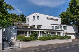 Villa kaufen in 53177 Bad Godesberg, Ikonische Mid-Century-Architektenvilla mit Smart Home Komfort und separater Büroetage