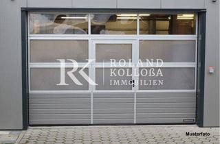 Geschäftslokal mieten in 23556 Lübeck, Vielseitige Gewerbeeinheit mit Halle und Büro in Lübeck-St. Lorenz