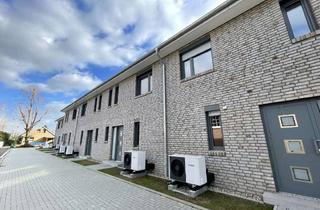 Haus mieten in Dorfstraße 5 c, 24211 Preetz, Reihenhaus zur Miete in 24211 Preetz-Wakendorf