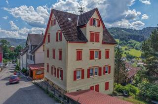 Anlageobjekt in 78713 Schramberg, Kapitalanlage mit traumhaftem Schwarzwaldblick!Mehrfamilienfamilienhaus mit 4 Einheiten!