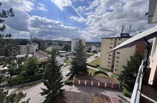 Wohnung kaufen in 83301 Traunreut, Vermietete 2-Zimmer-Wohnung mit Weitblick, Aufzug und Balkon - Kapitalanlage in Traunreut