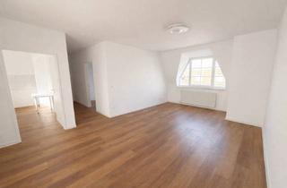 Wohnung mieten in 47053 Hochfeld, Modernisierte und lichtdurchflutete Dachgeschosswohnung