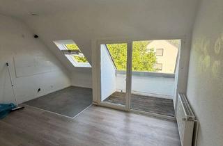 Wohnung mieten in 41068 Waldhausen, Helles 30 m² Dachgeschoss-Apartment mit Balkon in Mönchengladbach