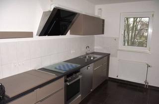 Wohnung mieten in Schlodderdicher Weg 54, 51469 Bergisch Gladbach, Zentral, ruhig & gepflegt: Freundliche 3-Zimmer-Whg. mit Balkon u. EBK in Bergisch Gladbach (Gronau)