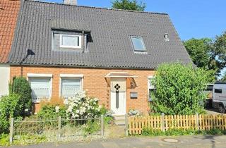 Doppelhaushälfte kaufen in 24768 Rendsburg, Doppelhaushälfte vom Künstler individuell gestaltet auf großem Grundstück
