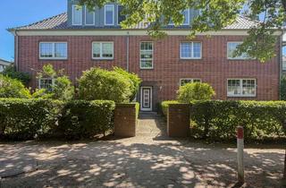 Wohnung kaufen in 23795 Bad Segeberg, Kapitalanlage mit Altbaucharme: Vermietete 4-Zimmer-Wohnung mit großem Balkon in Bad Segeberg
