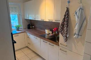 Wohnung kaufen in 72622 Nürtingen, Nürtingen - Gepflegte 4- Zimmer Wohnung mit Balkon, Garage & neue Einbauküche