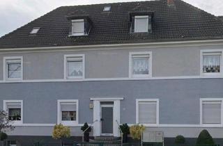 Wohnung kaufen in 46240 Bottrop, Bottrop - Großzügige Eigentumswohnung mit Einliegerwohnung und Garten