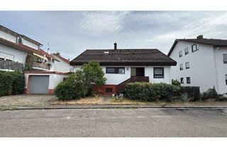 Einfamilienhaus kaufen in 79111 Freiburg, Freiburg im Breisgau - Freistehendes Einfamilienhaus mit großem Garten und Garage