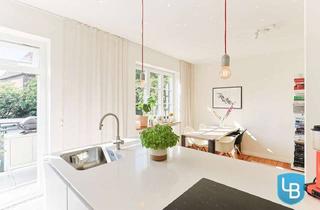 Wohnung kaufen in 24106 Wik, Perfekte Lage in Uni-Nähe – Top modernisierte 2,5-Zimmer-Wohnung mit Stellplatz, sofort bezugsfrei