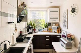 Wohnung kaufen in 90547 Stein, Balkon, Aufzug, Stellplatz und ein Schwimmbad obendrauf - 2-Zimmer Wohnung in Stein