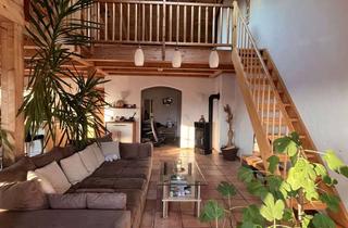 Wohnung mieten in Wiesenweg 22, 83370 Seeon, Charmante Galeriewohnung mit Sichtdachstuhl und Südbalkon