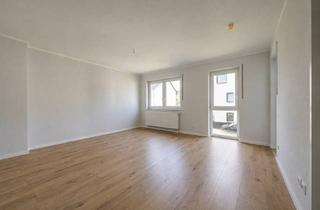Wohnung mieten in Prof.-Joliot-Curie-Straße 19, 01796 Pirna, Frisch sanierte 2-RW im 1.OG* sonniger Balkon* neue EBK* Bad mit Dusche* PKW-SP* grüne Wohnlage*