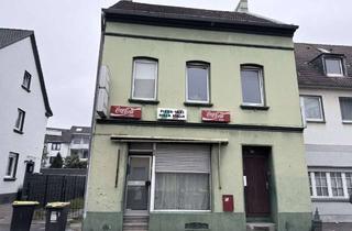 Mehrfamilienhaus kaufen in 51067 Holweide, Mehrfamilienhaus mit Potenzial in Köln-Mühlheim, aktuell 5,2% Mietrendite mit einem Leerstand