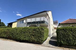 Haus kaufen in Stürzerstraße, 93155 Hemau, Solides Zweifamilienhaus im Herzen von Hemau