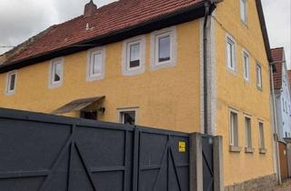 Haus kaufen in 97490 Poppenhausen, Schmuckstück mit viel Potenzial in Poppenhausen
