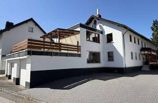 Wohnung kaufen in 53937 Schleiden, Geräumige, helle Eigentumswohnung (~ 90 m²) mit großer Dachterrasse, Balkon, Lagerräumen & Garage