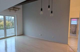 Wohnung mieten in 94486 Osterhofen, Zentrale 2-Zimmer-Dachgeschosswohnung mit Balkon, Garage & Keller