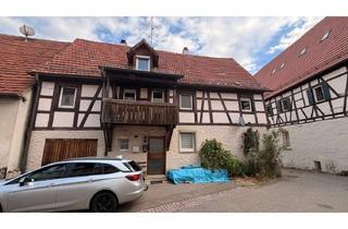 Haus kaufen in 72525 Münsingen, Zweifamilienhaus mit Garage zentral in Münsingen: Ideal für Handwerker, Anleger und Selbermacher