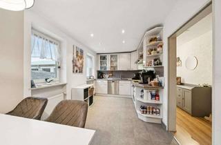 Haus kaufen in 84048 Mainburg, Wohnen, Arbeiten, Vermieten: Flexibles Zweifamilienhaus mit solider Substanz !