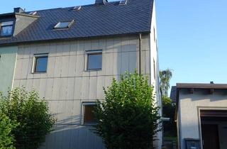 Doppelhaushälfte kaufen in 95032 Hof, Geräumige Doppelhaushälfte mit Anbau bietet Raum für handwerkliche Eigenleistung und kreative Ideen