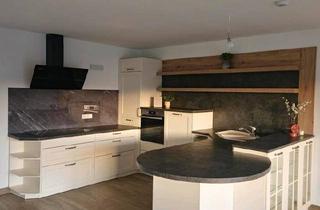 Wohnung kaufen in 91757 Treuchtlingen, Treuchtlingen - Kernsanierte 2-Zimmer-Wohnung mit großem Balkon & Smart Home