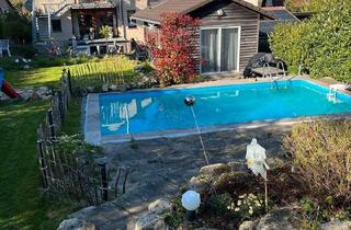 Wohnung kaufen in 33619 Bielefeld, Bielefeld - Von Privat: 4-Zimmer-Wohnung mit Garten, Pool & 2 Balkonen