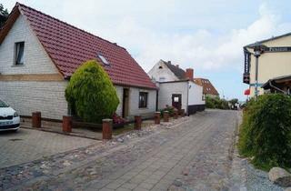 Haus kaufen in 18556 Dranske, Dranske - Handwerkerobjekt Altes Kapitänshaus in Wiek auf Rügen