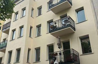 Wohnung kaufen in Warthestrasse, 12051 Neukölln, Bezugsfreie, ruhige Altbauwohnung 2. OG mit 1 Zimmer
