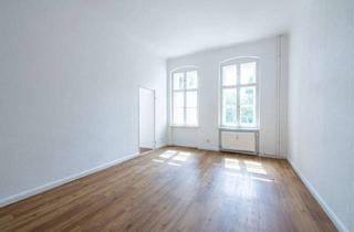 Wohnung kaufen in Eckertstraße 17, 10249 Friedrichshain (Friedrichshain), Besichtigen, verlieben, einziehen: Charmantes Wohnnest im ruhigen Seitenflügel mit historischer Aura