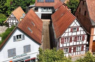 Wohnung kaufen in Marktstraße 13, 76870 Kandel, Kandel: 2 vermietete Wohnungen zum Preis von einer! Modernisierungsbedürftig!