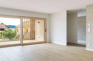 Wohnung kaufen in Warngauerstraße 6a, 83666 Waakirchen, Bezugsfertig: Alpenblick inklusive – Großzügige 3-Zimmer Wohnung mit umlaufenden Balkon | KfW40