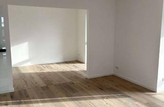 Wohnung kaufen in Ulmenweg, 53809 Ruppichteroth, Alltagstauglich wohnen mit 3,5 Zimmern und Garten in Ruppichteroth
