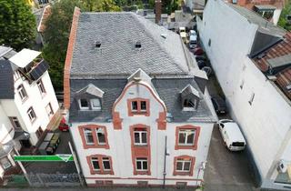 Wohnung kaufen in 60435 Eckenheim, Altbaucharme trifft Wohnkomfort – Stilvolle 4-Zimmer-Wohnung mit Balkon, Einbauküche und Stellplatz