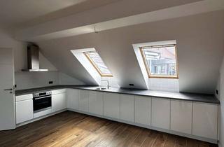 Wohnung mieten in Eugen-Schönhaar-Str., 10407 Prenzlauer Berg, Geschmackvolle 3-Zimmer-Dachgeschosswohnung mit EBK und Balkon