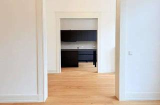 Wohnung mieten in Schweizer Straße, 60594 Sachsenhausen, Erstbezug nach Sanierung! Stilvolle Altbauwohnung mit ca. 200 m² Wohnfläche