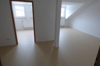 Wohnung mieten in Leopoldstr. 69a, 95030 Innenstadt, Große Dachgeschosswohnung im ruhigen Neuhof
