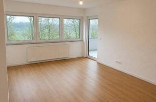 Wohnung mieten in Sonnenhalde 17, 74172 Neckarsulm, Moderne 2,5 Zi-Whg mit Balkon und Einbauküche