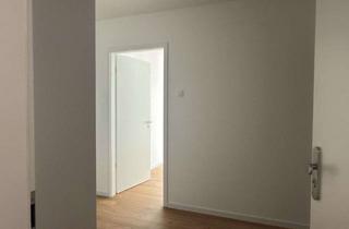 Wohnung mieten in Krampnitzer Straße 16, 14612 Falkensee, 3-Zimmer-Wohnung mit Einbauküche, Balkon & Keller | kurzfristig verfügbar