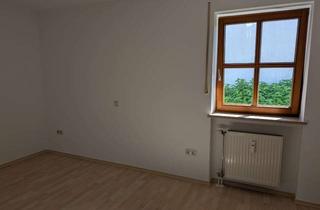 Wohnung mieten in Weghofstr, 94086 Bad Griesbach, Lebendig wohnen: 2,5-Zimmer-Wohnung mit Balkon in Bad Griesbach