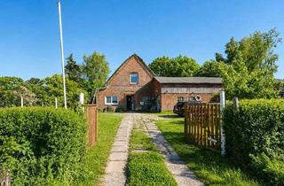 Einfamilienhaus kaufen in 25358 Sommerland, Reetdachhaus mit historischem Charme und angeschlossenem Stallgebäude...