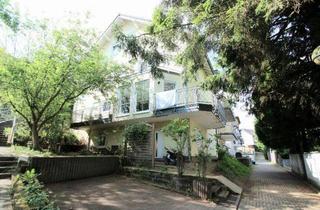 Anlageobjekt in 53179 Bonn, Mehrfamilienhaus 4 Wohnungen 318 m² 3 Balkone Terrasse Abstellräume 2 PKW-Stellplätze Bad Godesberg