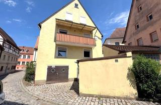 Haus kaufen in 91575 Windsbach, Leerstehendes 3-Familienhaus in zentraler Lage – über 5 % Renditepotenzial