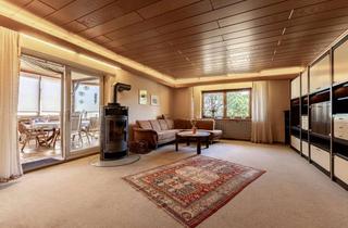 Haus kaufen in 90556 Cadolzburg, Selten so vielseitig: Zweifamilienhaus mit Wintergarten, Werkstatt und vier Garagen